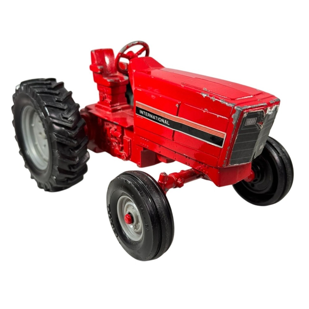 Vintage‎ ERTL International Harvester Red Toy Tractor 1:16 Diecast READ